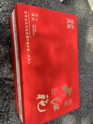 Owocowa i kwiatowa herbata Dahongpao z Fujian - idealna do przechowywania w suchym miejscu