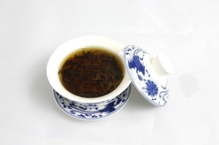 Doświadcz elegancji białej herbaty Feibai Anji złoty kwiatek - Golden Peony Tea