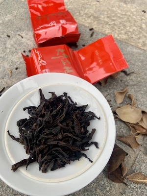 Temperatura warzenia 100°C ujawnia owocową esencję dojrzewanej herbaty Pu Erh